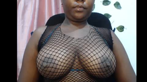 Snapshot of ebony_sexy_queen chatting on 10.02.25 Racheal online show from 10.02.25