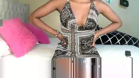 Snapshot of ebony_toto chatting on 11.01.25 ebony_toto online show from 11.01.25