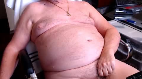 Snapshot of edginginedmonton chatting on 02.05.25 edginginedmonton online show from 02.05.25