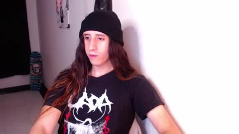 Snapshot of edward_chann chatting on 02.14.25 edward_chann online show from 02.14.25