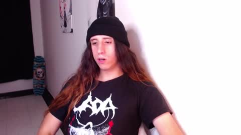 Snapshot of edward_chann chatting on 02.14.25 edward_chann online show from 02.14.25