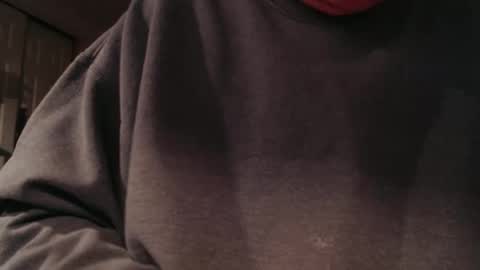 Snapshot of eeyoreeeyore chatting on 10.29.25 eeyoreeeyore online show from 10.29.25