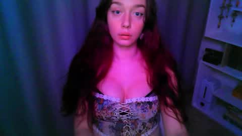 Snapshot of effie_balconii chatting on 11.09.25 effie_balconii online show from 11.09.25