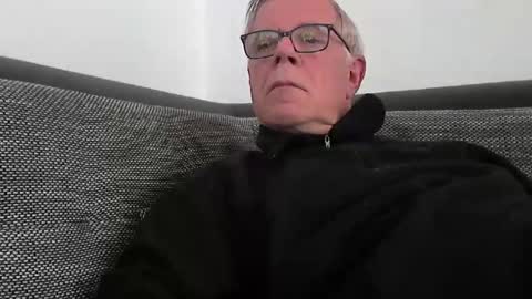 Snapshot of eisbaer1957 chatting on 01.12.25 eisbaer1957 online show from 01.12.25