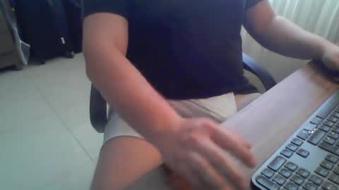 Snapshot of ekudemic chatting on 02.17.25 Juan Pablo M online show from 02.17.25