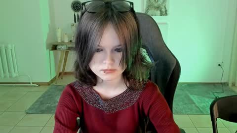 Snapshot of elainebeness chatting on 12.04.24 Your sweet girl online show from 12.04.24