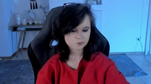 Snapshot of elainebeness chatting on 12.11.24 Your sweet girl online show from 12.11.24