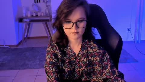 Snapshot of elainebeness chatting on 12.11.24 Your sweet girl online show from 12.11.24