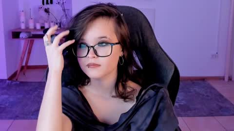 Snapshot of elainebeness chatting on 12.28.24 Your sweet girl online show from 12.28.24