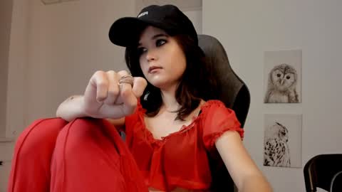 Snapshot of elainebeness chatting on 01.21.25 Your sweet girl online show from 01.21.25
