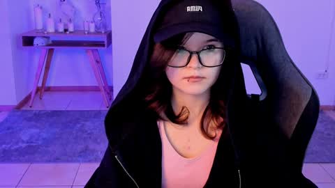 Snapshot of elainebeness chatting on 02.02.25 Your sweet girl online show from 02.02.25