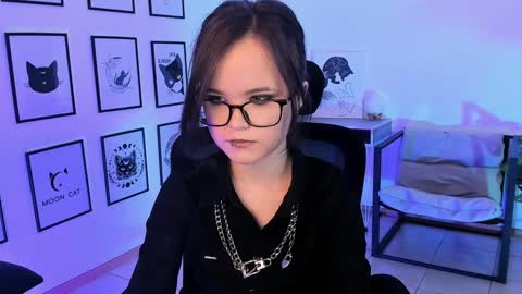 Snapshot of elainebeness chatting on 02.06.25 Your sweet girl online show from 02.06.25