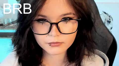 Snapshot of elainebeness chatting on 02.28.25 Your sweet girl online show from 02.28.25