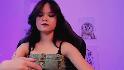 Snapshot of elainebeness chatting on 03.08.25 Your sweet girl online show from 03.08.25