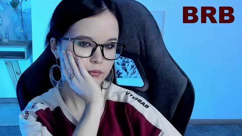 Snapshot of elainebeness chatting on 03.10.25 Your sweet girl online show from 03.10.25