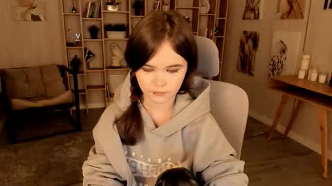 Snapshot of elainebeness chatting on 10.03.25 Your sweet girl online show from 10.03.25
