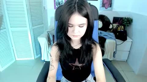 Snapshot of elainebeness chatting on 10.07.25 Your sweet girl online show from 10.07.25