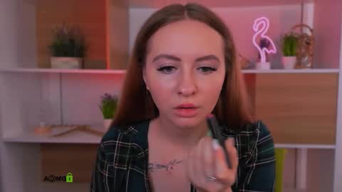 Snapshot of elara_jadie chatting on 10.12.25 Elara online show from 10.12.25