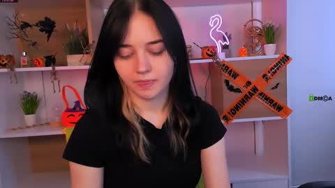 Snapshot of elara_jadie chatting on 10.30.25 Elara online show from 10.30.25