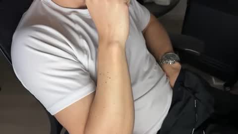 Snapshot of elc_2 chatting on 01.31.25 elc_2 online show from 01.31.25