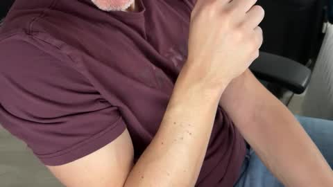 Snapshot of elc_2 chatting on 02.13.25 elc_2 online show from 02.13.25