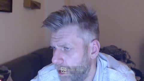 Snapshot of elculiador2207 chatting on 12.01.24 Timm online show from 12.01.24