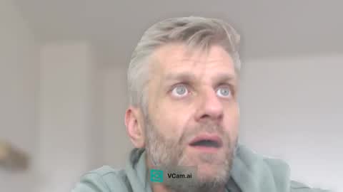 Snapshot of elculiador2207 chatting on 10.04.25 Timm online show from 10.04.25