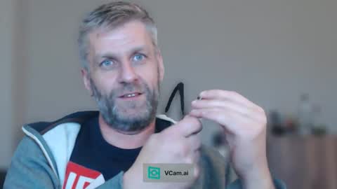 Snapshot of elculiador2207 chatting on 11.15.25 Timm online show from 11.15.25