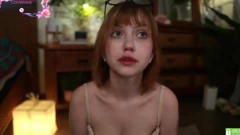Snapshot of electric_woman chatting on 09.26.25 Aleksa online show from 09.26.25