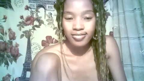 Snapshot of elenah0123 chatting on 12.15.24 elenah013 online show from 12.15.24