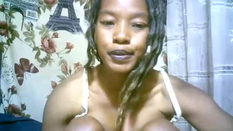 Snapshot of elenah0123 chatting on 12.22.24 elenah013 online show from 12.22.24
