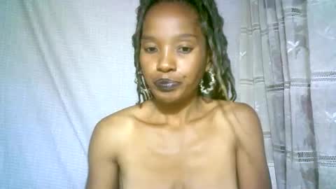 Snapshot of elenah0123 chatting on 01.17.25 elenah013 online show from 01.17.25