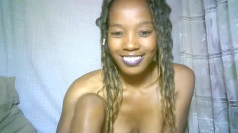 Snapshot of elenah0123 chatting on 01.27.25 elenah013 online show from 01.27.25