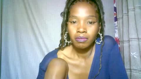Snapshot of elenah0123 chatting on 02.14.25 elenah013 online show from 02.14.25