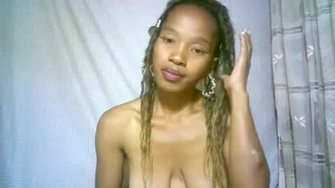 Snapshot of elenah0123 chatting on 02.24.25 elenah013 online show from 02.24.25
