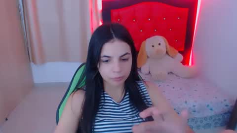 Snapshot of elenna_hotx chatting on 12.05.24 agnes online show from 12.05.24