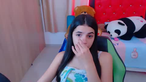 Snapshot of elenna_hotx chatting on 01.30.25 agnes online show from 01.30.25