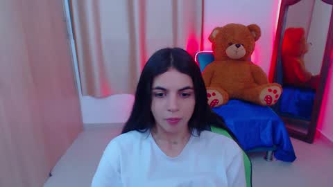 Snapshot of elenna_hotx chatting on 02.11.25 agnes online show from 02.11.25