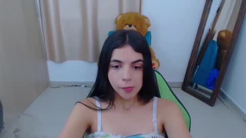 Snapshot of elenna_hotx chatting on 02.15.25 agnes online show from 02.15.25