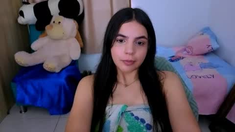 Snapshot of elenna_hotx chatting on 09.27.25 agnes online show from 09.27.25