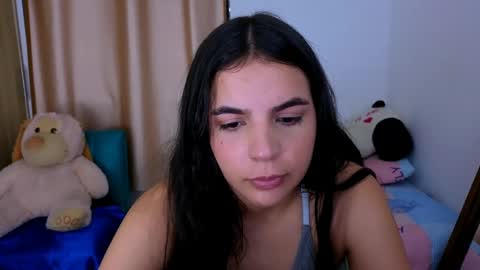 Snapshot of elenna_hotx chatting on 09.29.25 agnes online show from 09.29.25