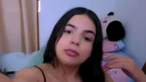 Snapshot of elenna_hotx chatting on 09.30.25 agnes online show from 09.30.25