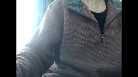 Snapshot of elfyonee chatting on 12.19.24 elfyonee online show from 12.19.24