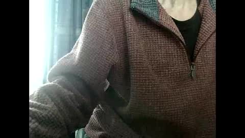 Snapshot of elfyonee chatting on 12.21.24 elfyonee online show from 12.21.24