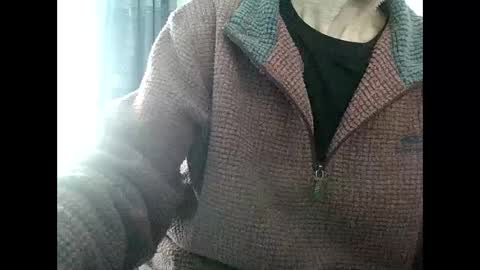 Snapshot of elfyonee chatting on 12.28.24 elfyonee online show from 12.28.24