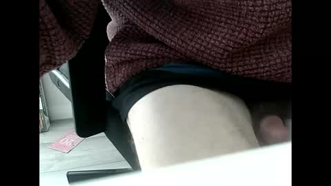 Snapshot of elfyonee chatting on 01.22.25 elfyonee online show from 01.22.25