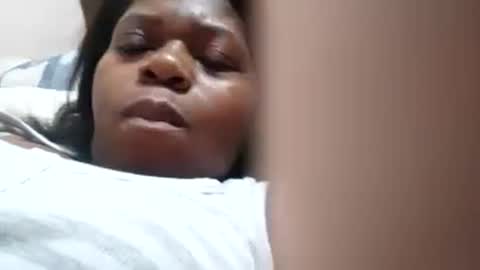 Snapshot of elianis598477 chatting on 01.19.25 elianis598477 online show from 01.19.25