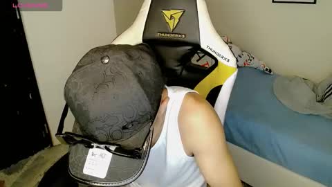 Snapshot of elii_797 chatting on 11.01.25 bby-santy online show from 11.01.25