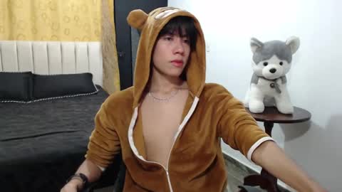 Snapshot of elio_collem chatting on 01.30.25 ELIO online show from 01.30.25