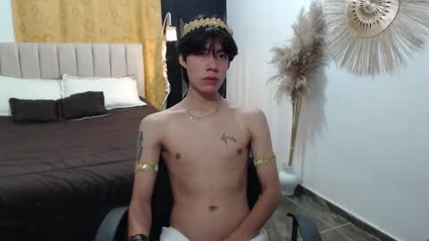 Snapshot of elio_collem chatting on 10.31.25 ELIO online show from 10.31.25